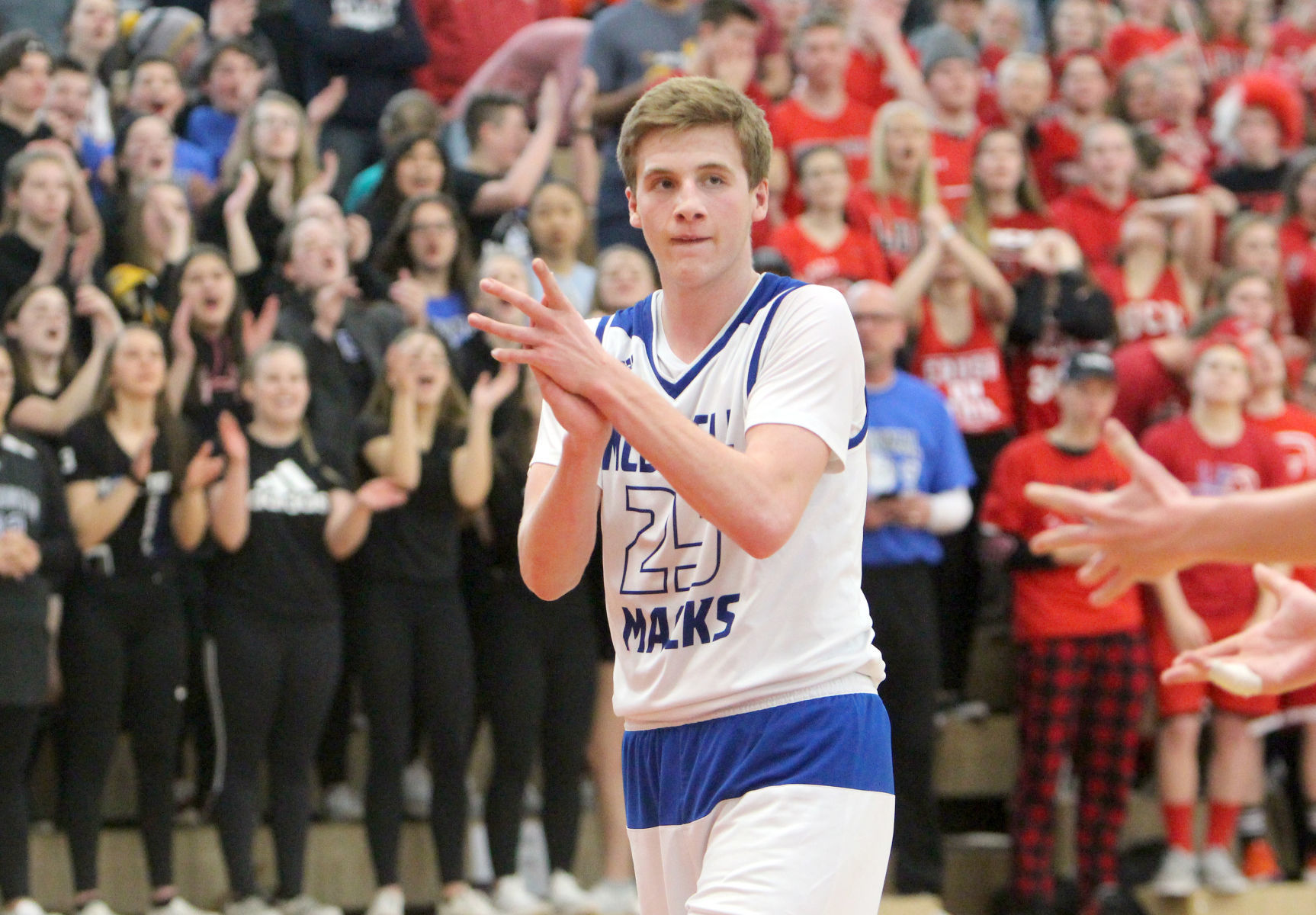 McDonell boys basketball vs Luck at Chi-Hi 3-9-19